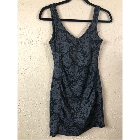 🦅American Eagle | Fitted Floral Dress🦅 - Picture 2 of 6